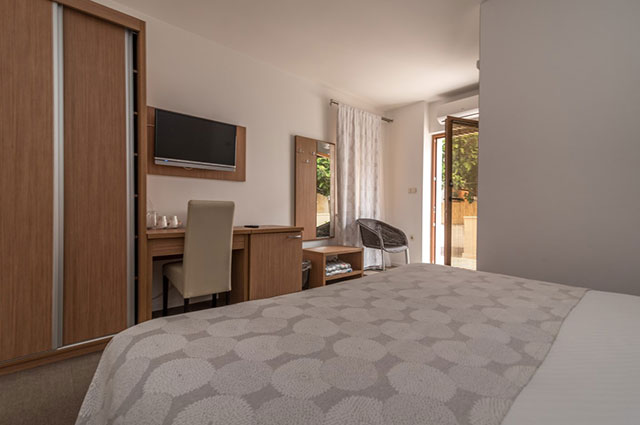 Deluxe Double Bedroom